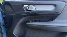 Volvo XC40 2.0 B3P Ultra Dark 5dr Auto Petrol Estate